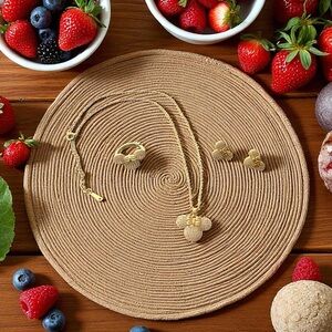 Beautiful Gold Colored Minnie Mouse Jewelry Set